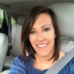 Meet your Posher, Debbie